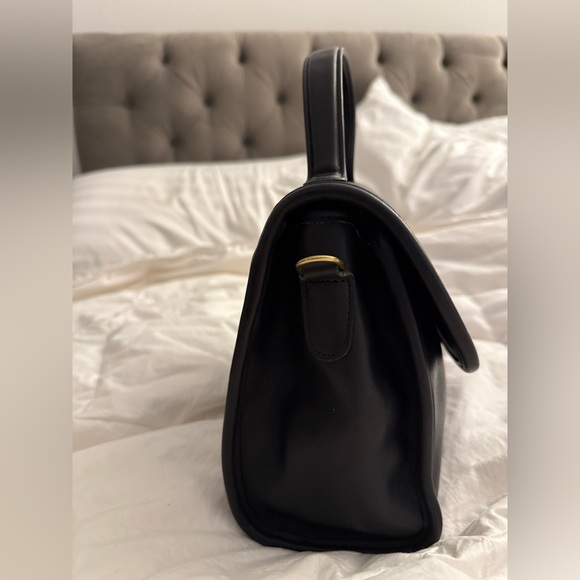 Black Vintage Coach Manor (Style Number 9977) - Picture 3 of 13